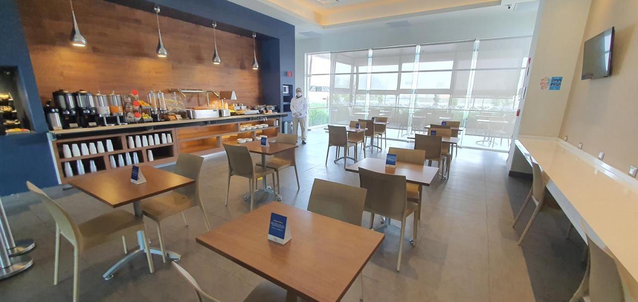 Microtel Inn & Suites By Wyndham Σαν Λουίς Ποτοσί Εξωτερικό φωτογραφία