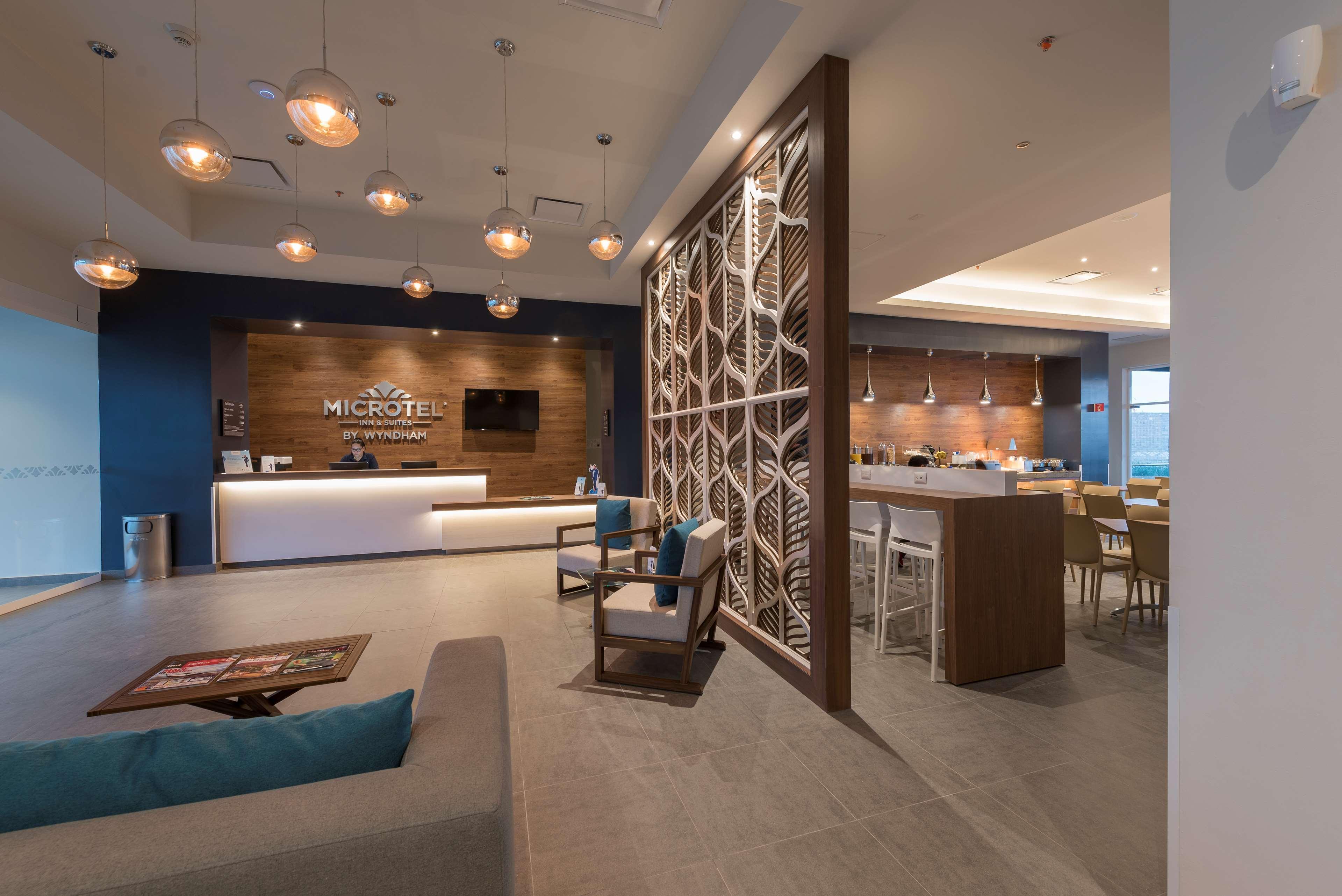 Microtel Inn & Suites By Wyndham Σαν Λουίς Ποτοσί Εξωτερικό φωτογραφία